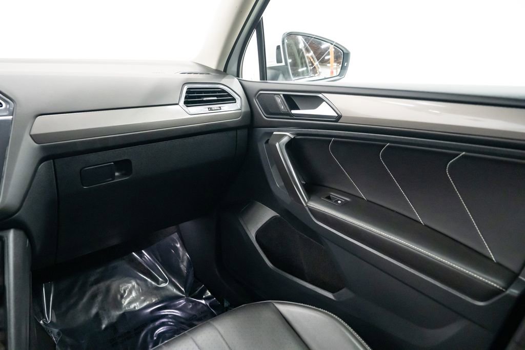 Used 2024 Volkswagen Tiguan SE image 10