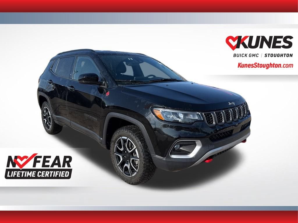 Used 2024 Jeep Compass Trailhawk image 4