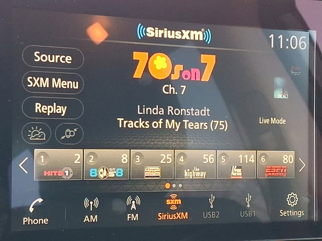 Used 2025 Nissan Pathfinder SV image 29