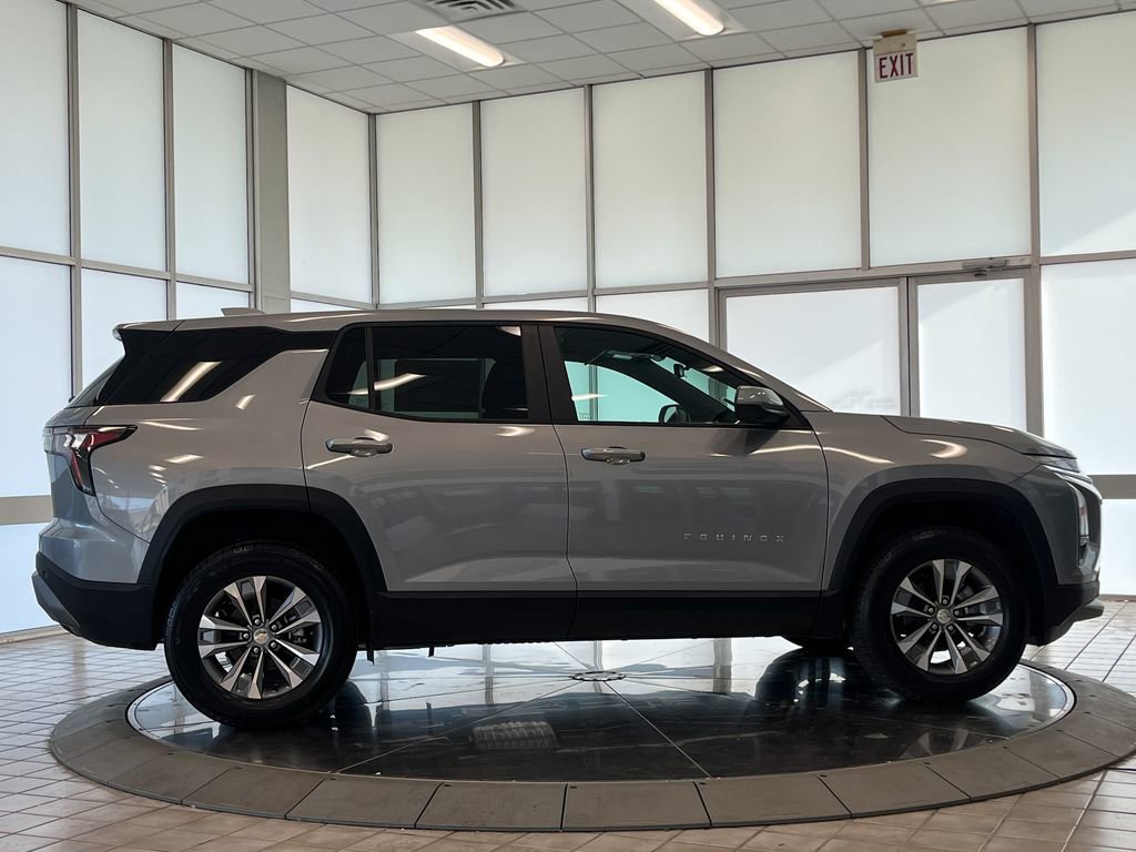 Certified 2025 Chevrolet Equinox LT w/ Safety and Technology Package image 9