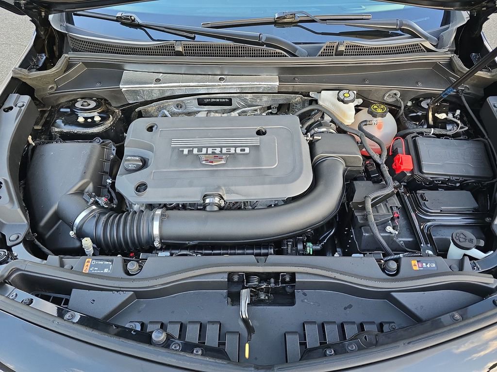 Used 2021 Cadillac XT4 Luxury w/ Cold Weather Package image 32