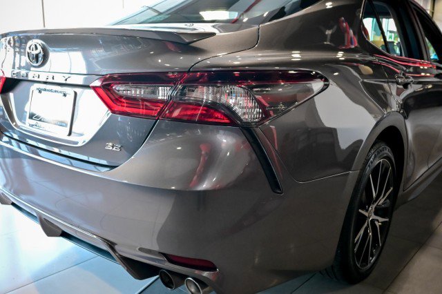 Used 2024 Toyota Camry SE FWD image 11