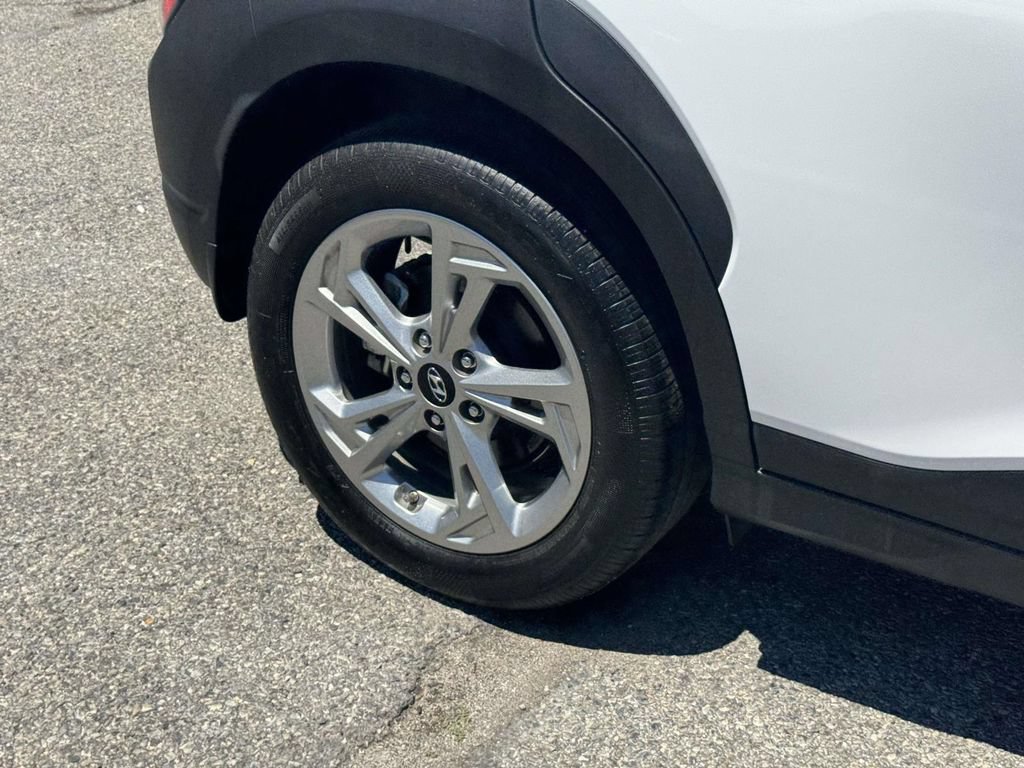 Certified 2023 Hyundai Kona SEL AWD/4WD image 9