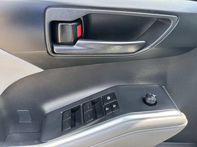 Used 2023 Toyota Highlander LE FWD image 25