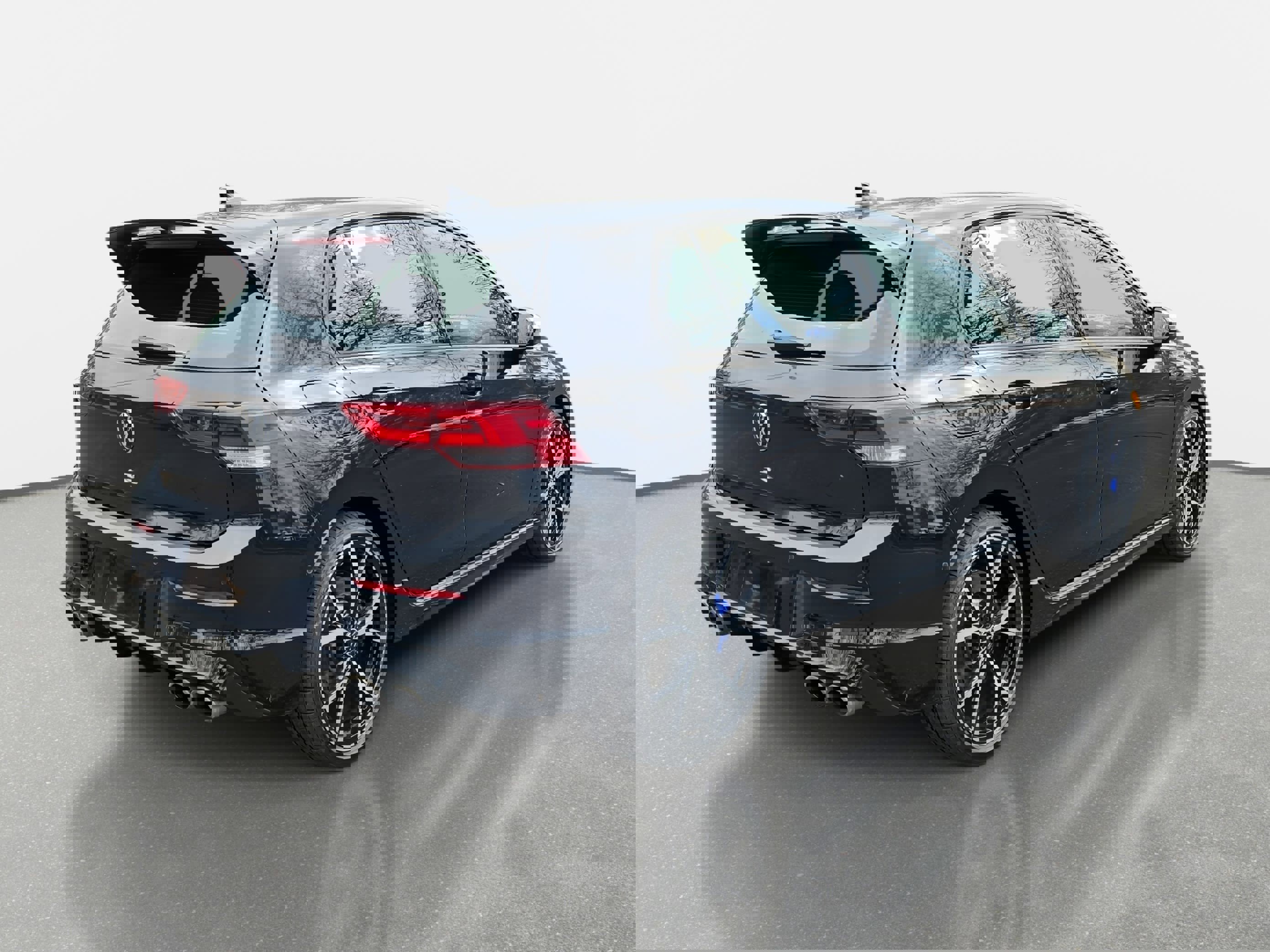 Certified 2022 Volkswagen Golf R image 3