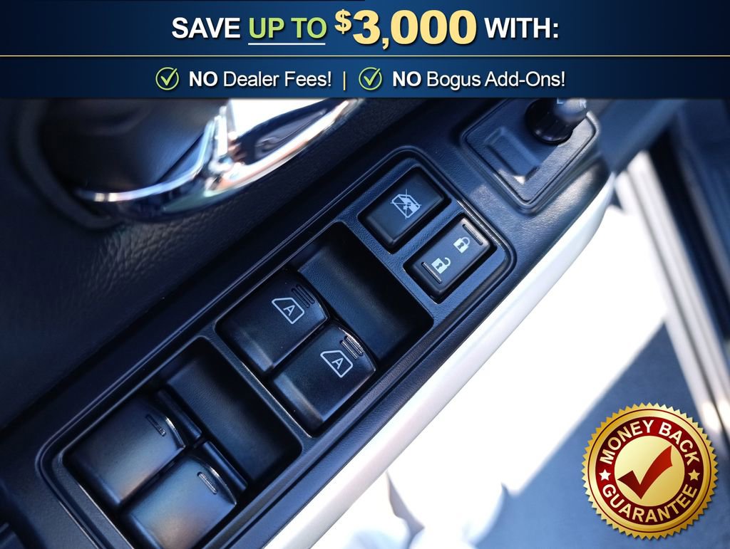 Used 2024 Nissan Titan SV w/ SV Convenience Package image 16