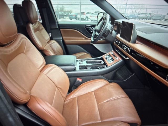 Used 2024 Lincoln Aviator Reserve w/ Equipment Group 201A image 12