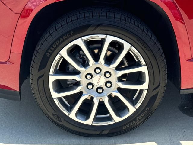 Used 2023 GMC Acadia Denali w/ Denali Technology Package FWD image 5
