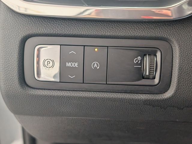 Used 2025 GMC Acadia Elevation image 15