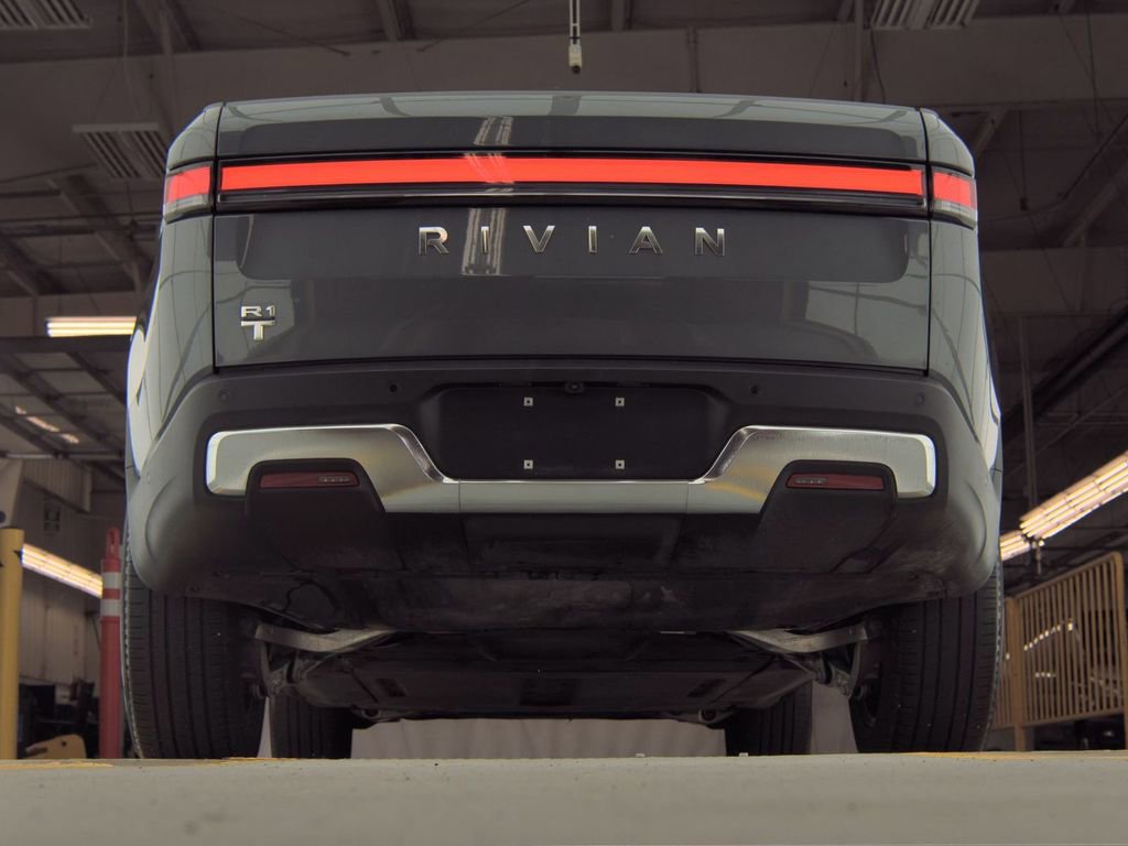 Used 2024 Rivian R1T Adventure AWD/4WD image 9