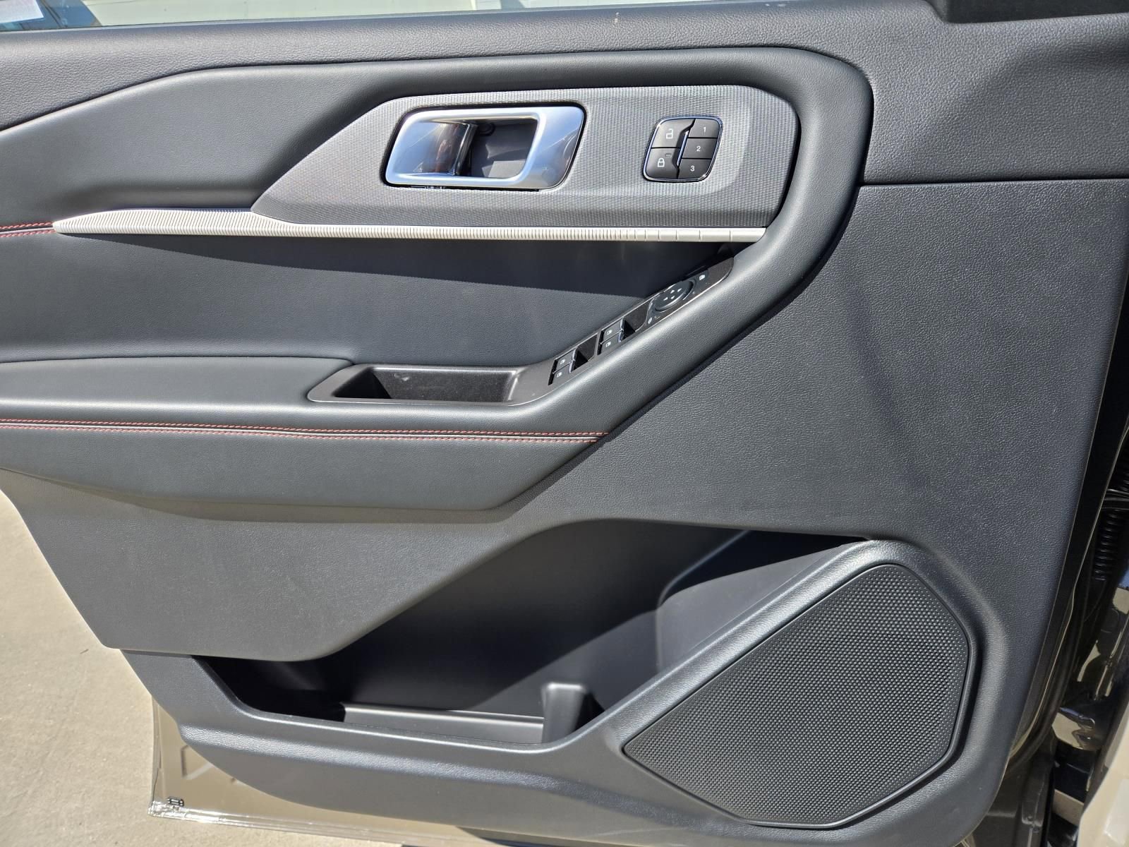 New 2026 Ford Explorer ST-Line w/ ST-Line Street Pack RWD image 22