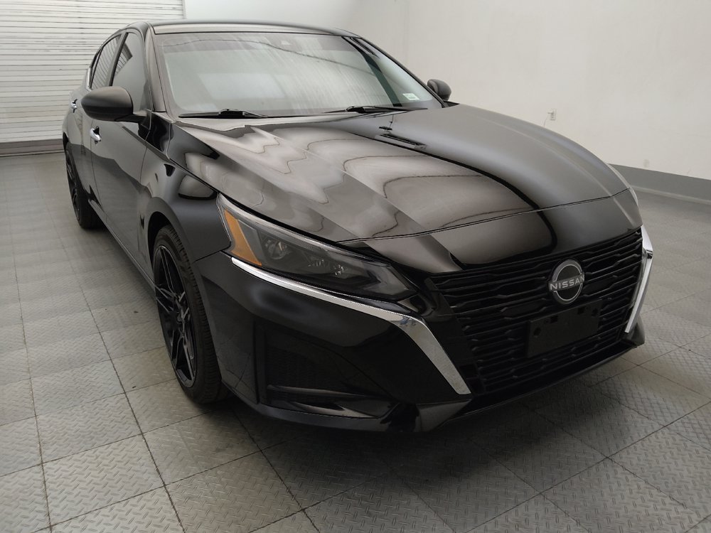 Used 2025 Nissan Altima 2.5 S FWD image 13