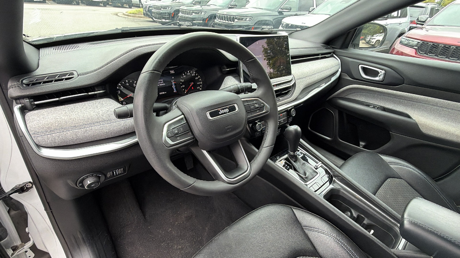 Used 2024 Jeep Compass Latitude w/ Altitude Special Edition AWD/4WD image 24