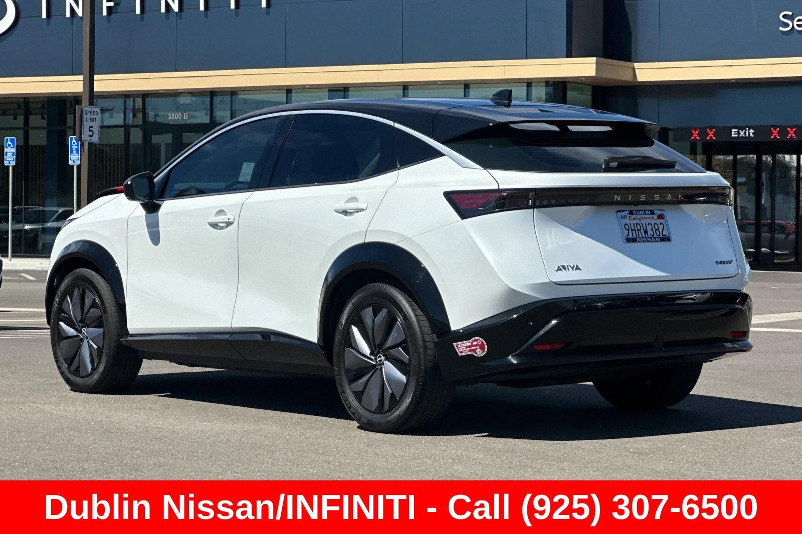Used 2023 Nissan Ariya FWD image 6