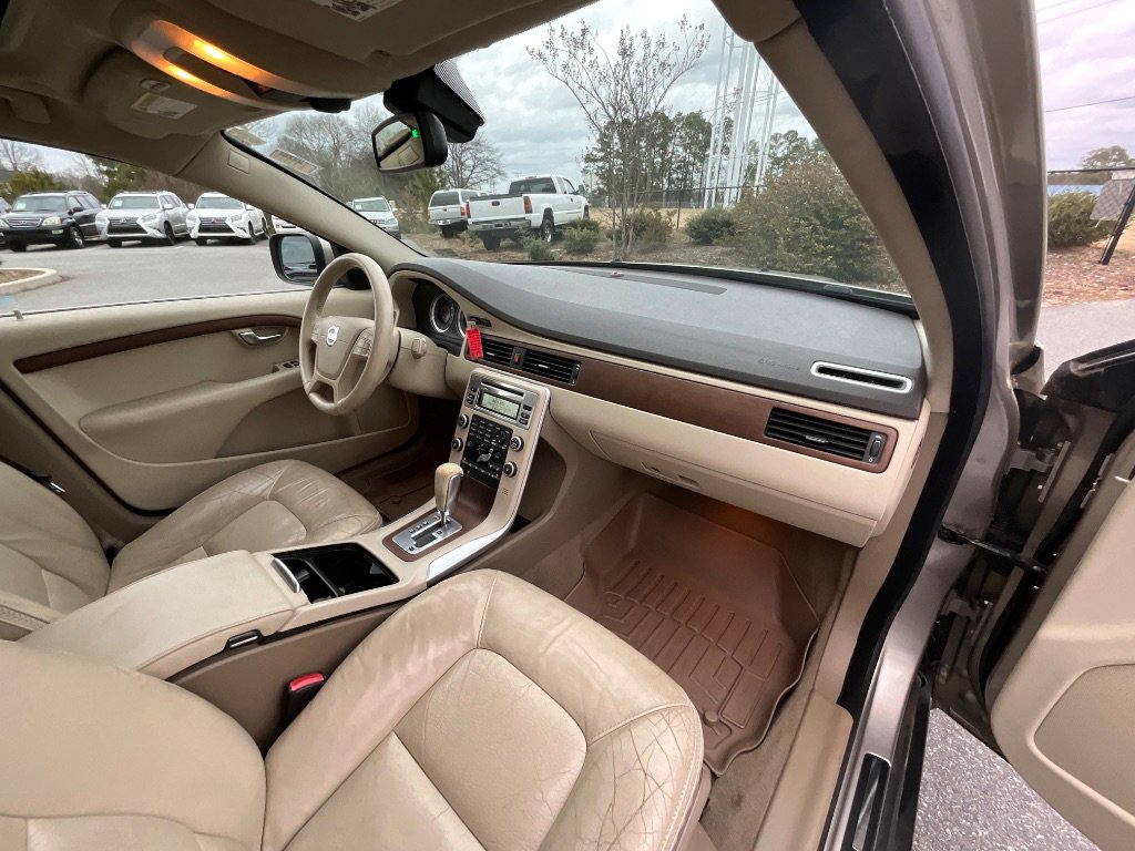 Used 2011 Volvo XC70 3.2 FWD image 32