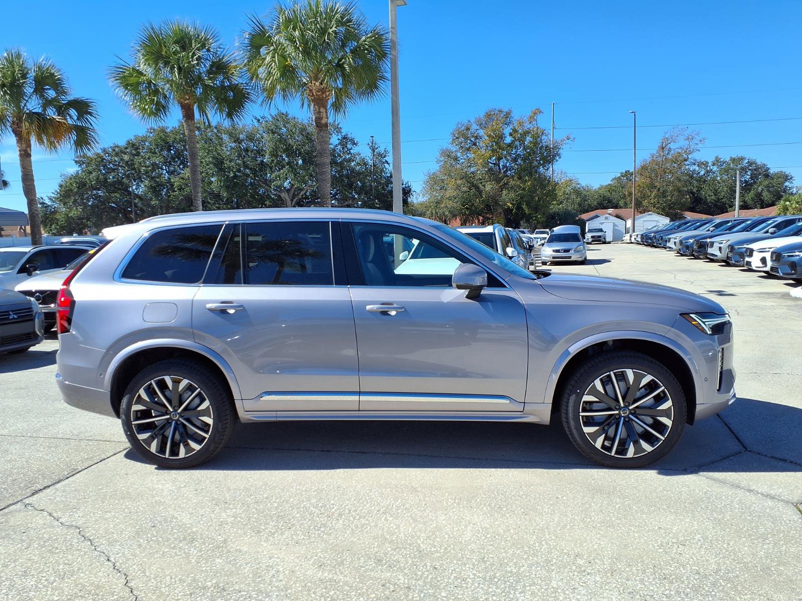 New 2026 Volvo XC90 B6 Plus w/ Protection Package Premier image 8