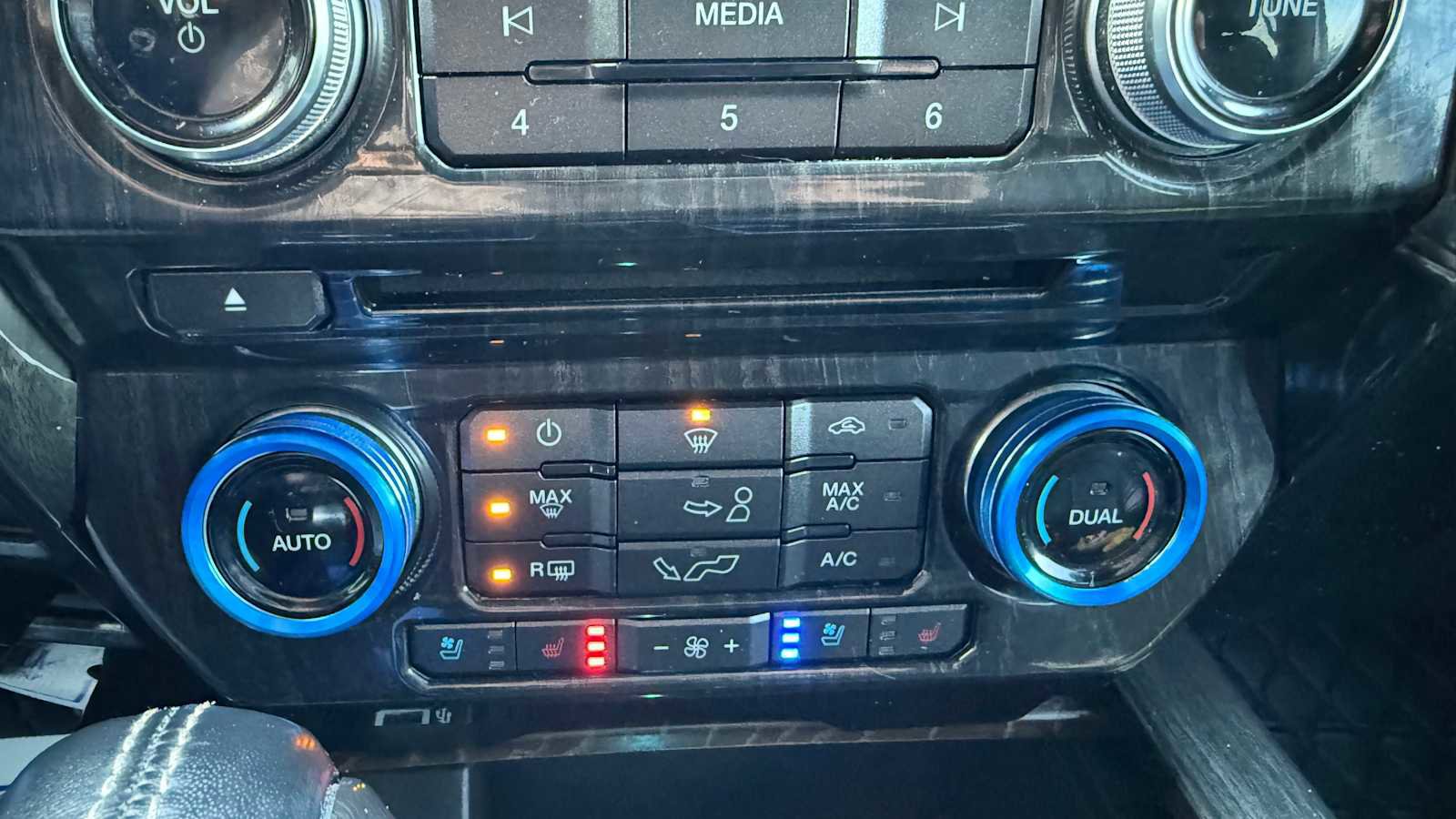 Used 2018 Ford F150 Limited w/ Trailer Tow Package image 22