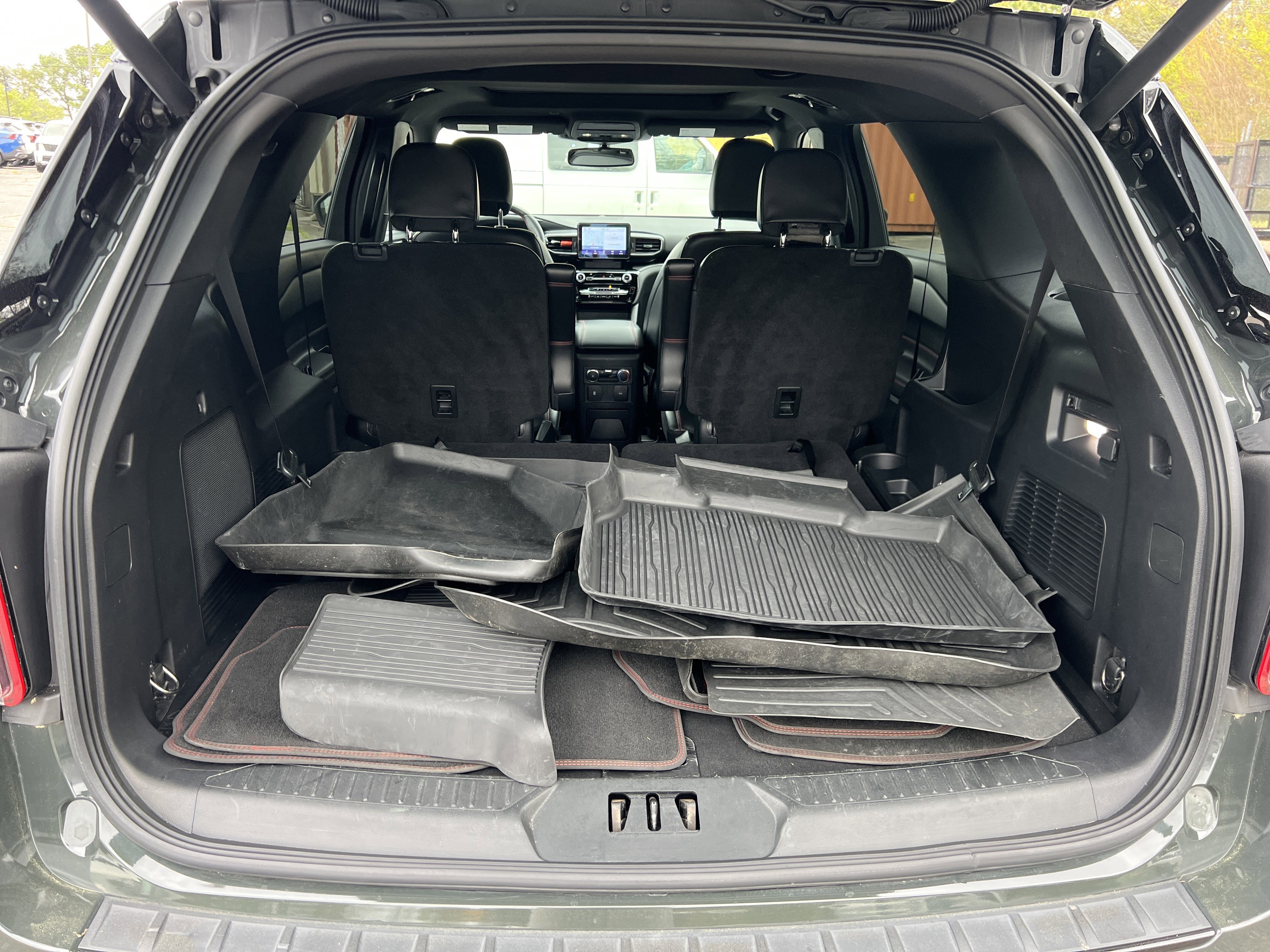 Used 2022 Ford Explorer ST-Line w/ Class IV Trailer Tow Package image 18