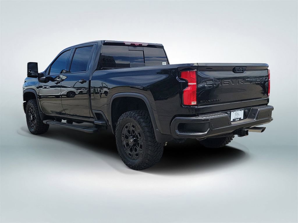 Used 2024 Chevrolet Silverado 2500 LTZ w/ LTZ Plus Package image 4