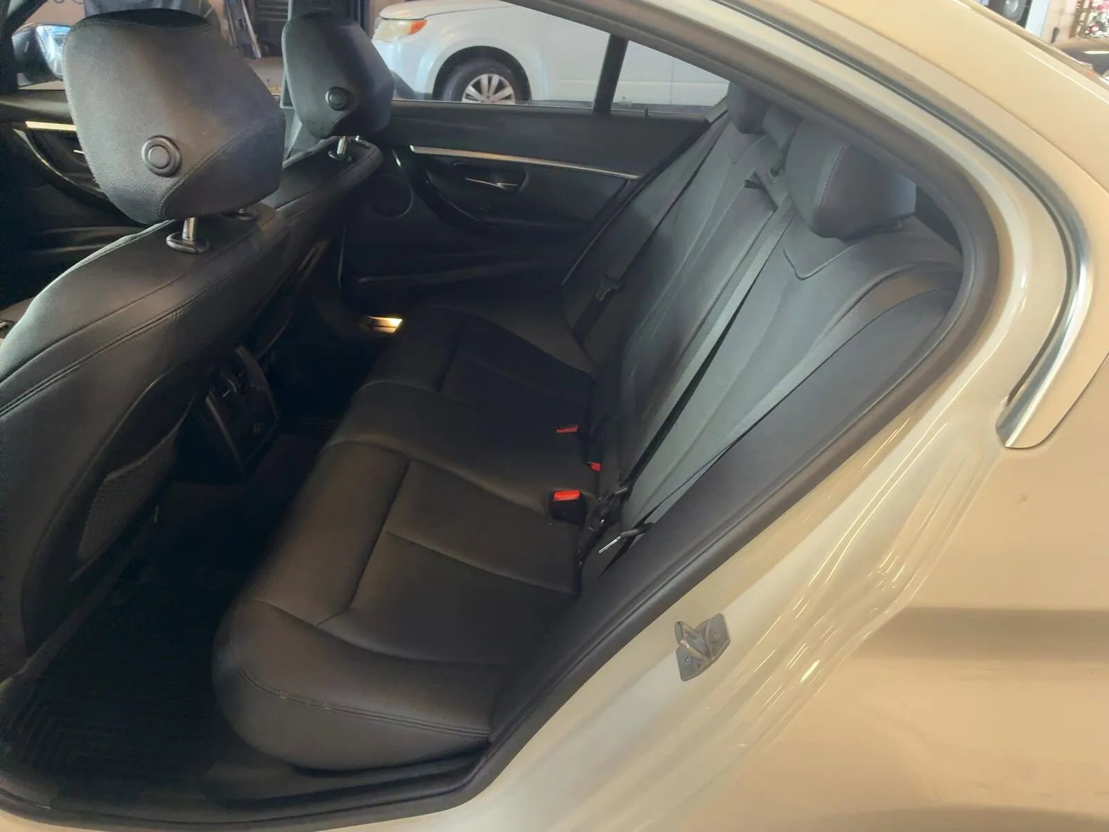 Used 2018 BMW 330i xDrive Sedan AWD/4WD image 5