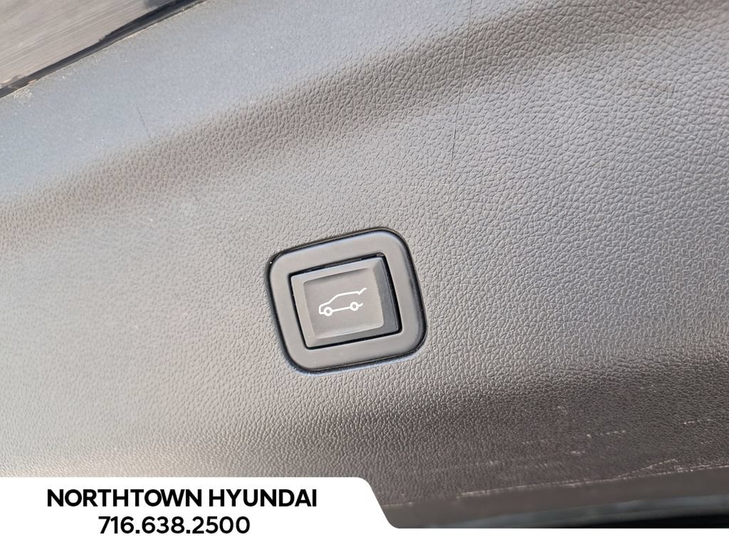 Used 2022 Chevrolet Tahoe RST w/ Luxury Package AWD/4WD image 34