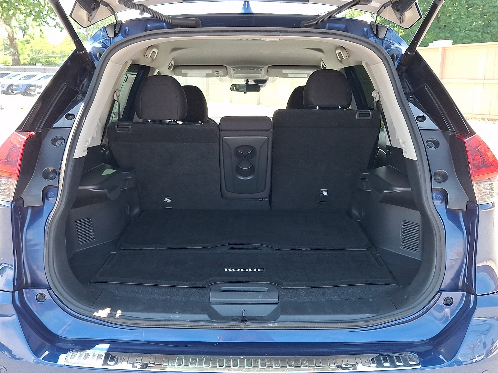 Used 2020 Nissan Rogue SV AWD/4WD image 27