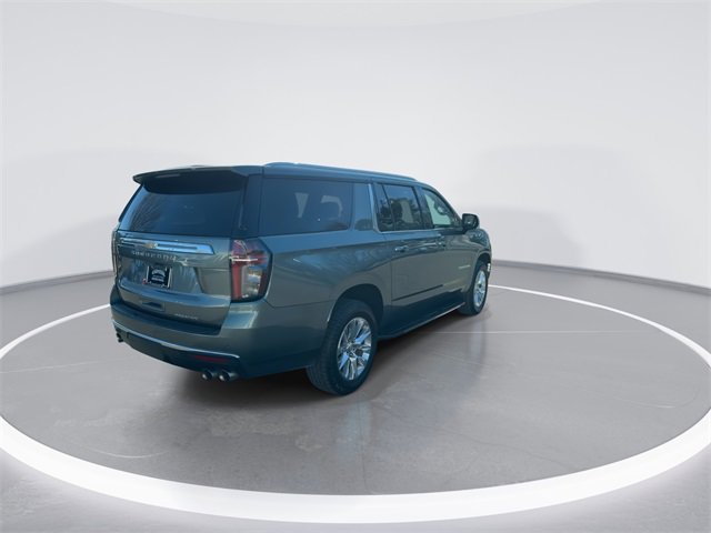 Used 2023 Chevrolet Suburban Premier image 8