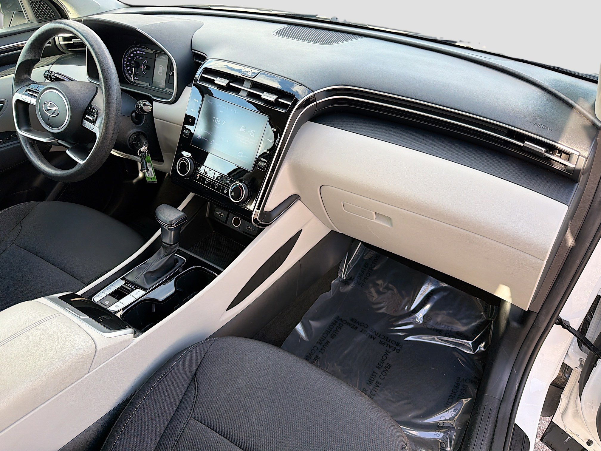 Used 2023 Hyundai Tucson SE image 13