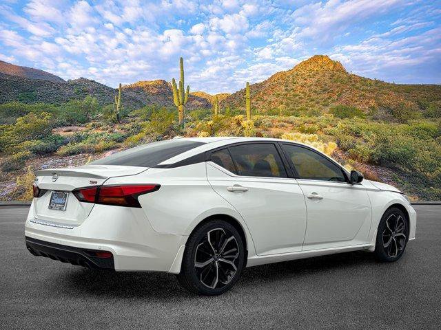 Used 2023 Nissan Altima 2.5 SR w/ SR Premium Package FWD image 4