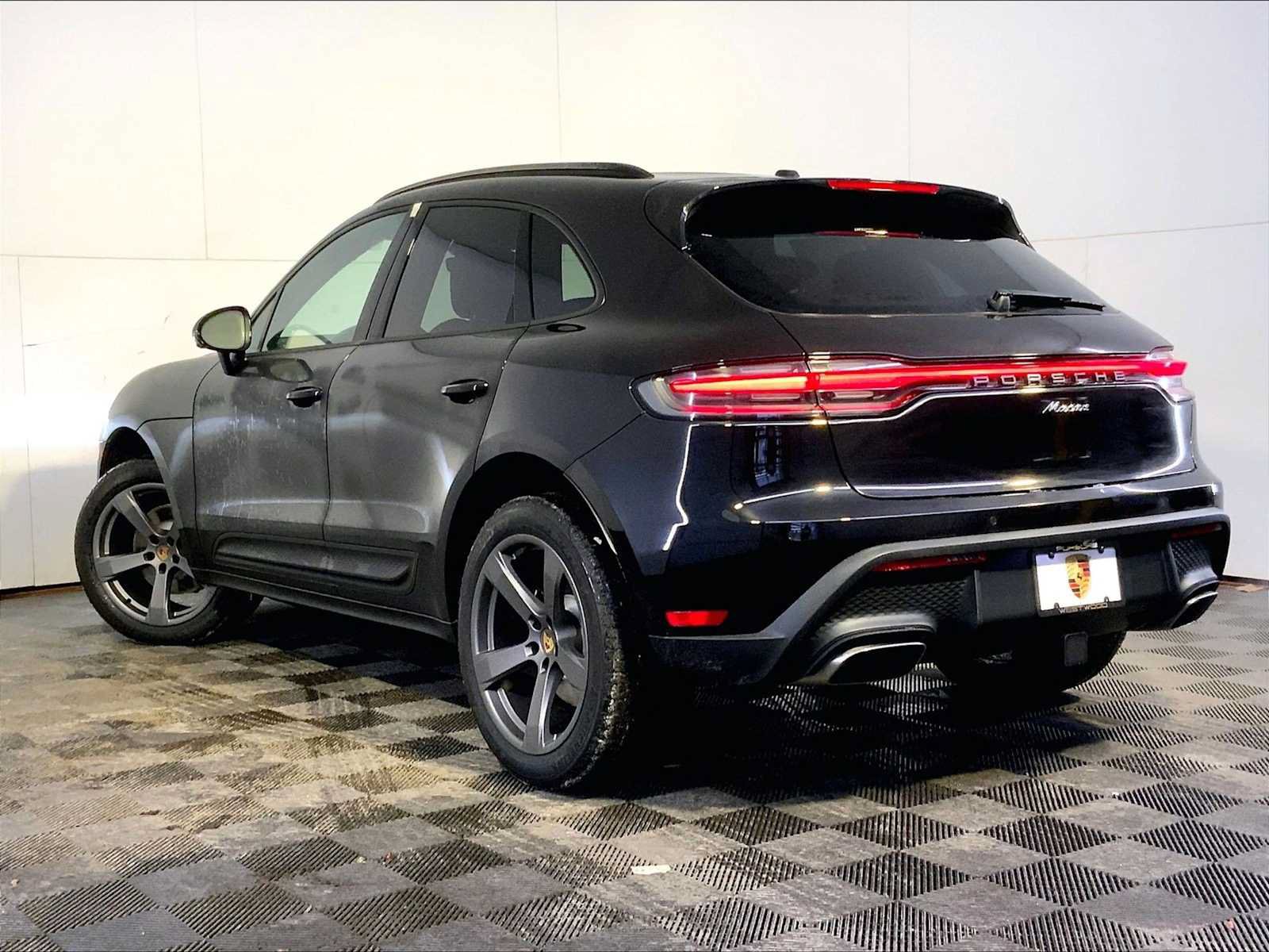 New 2026 Porsche Macan AWD/4WD image 3