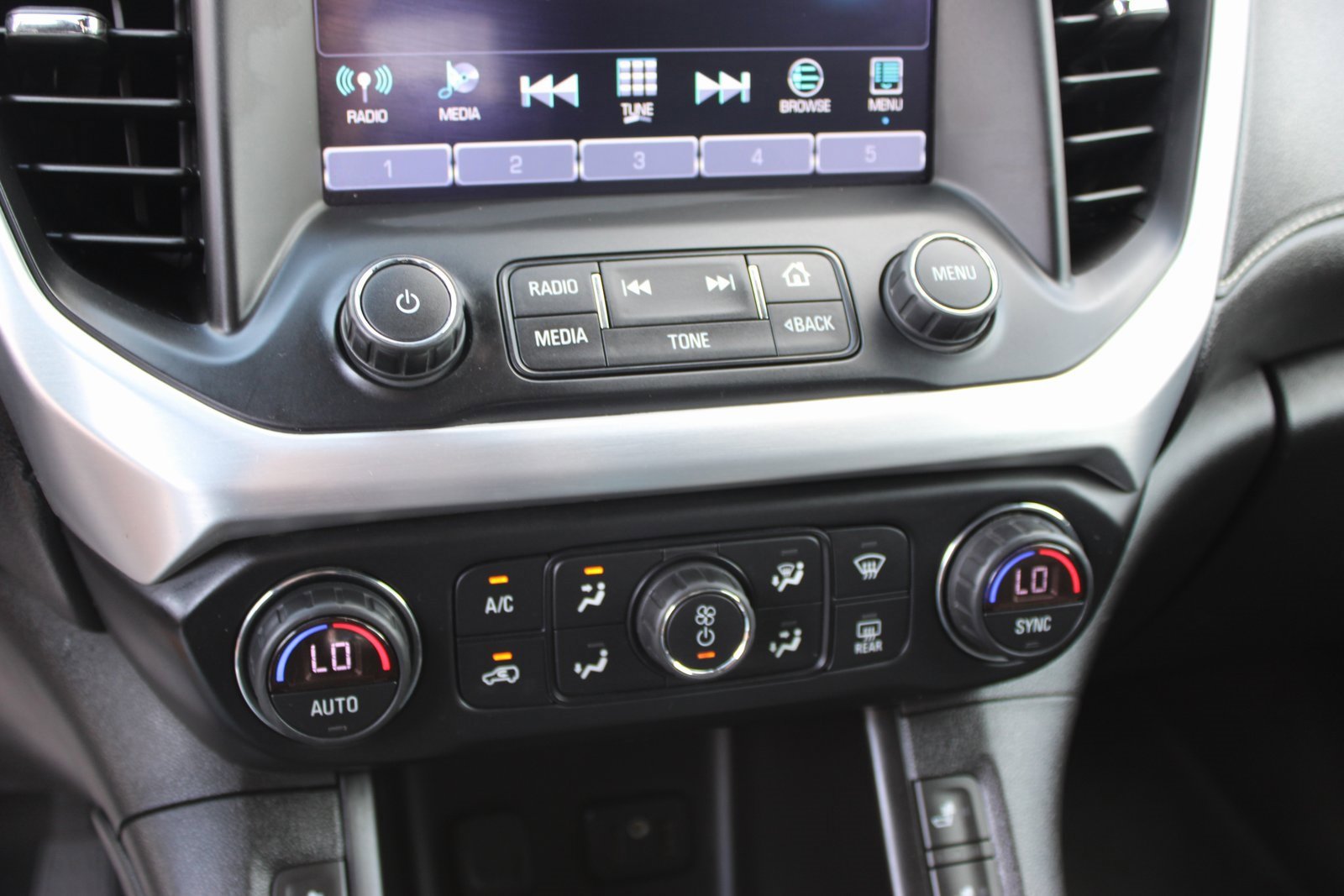 Used 2019 GMC Acadia SLT image 26