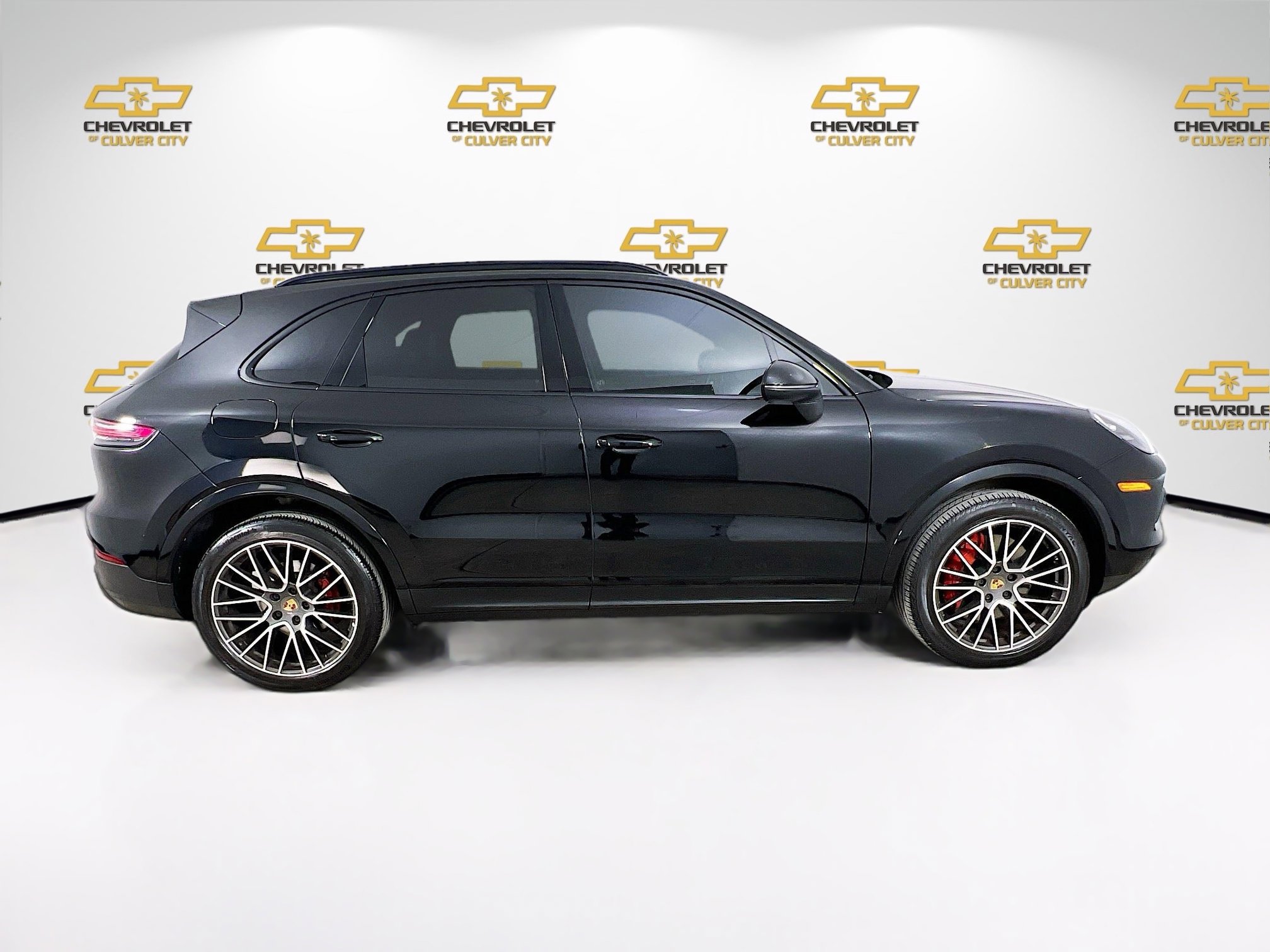 Used 2023 Porsche Cayenne Platinum Edition image 8