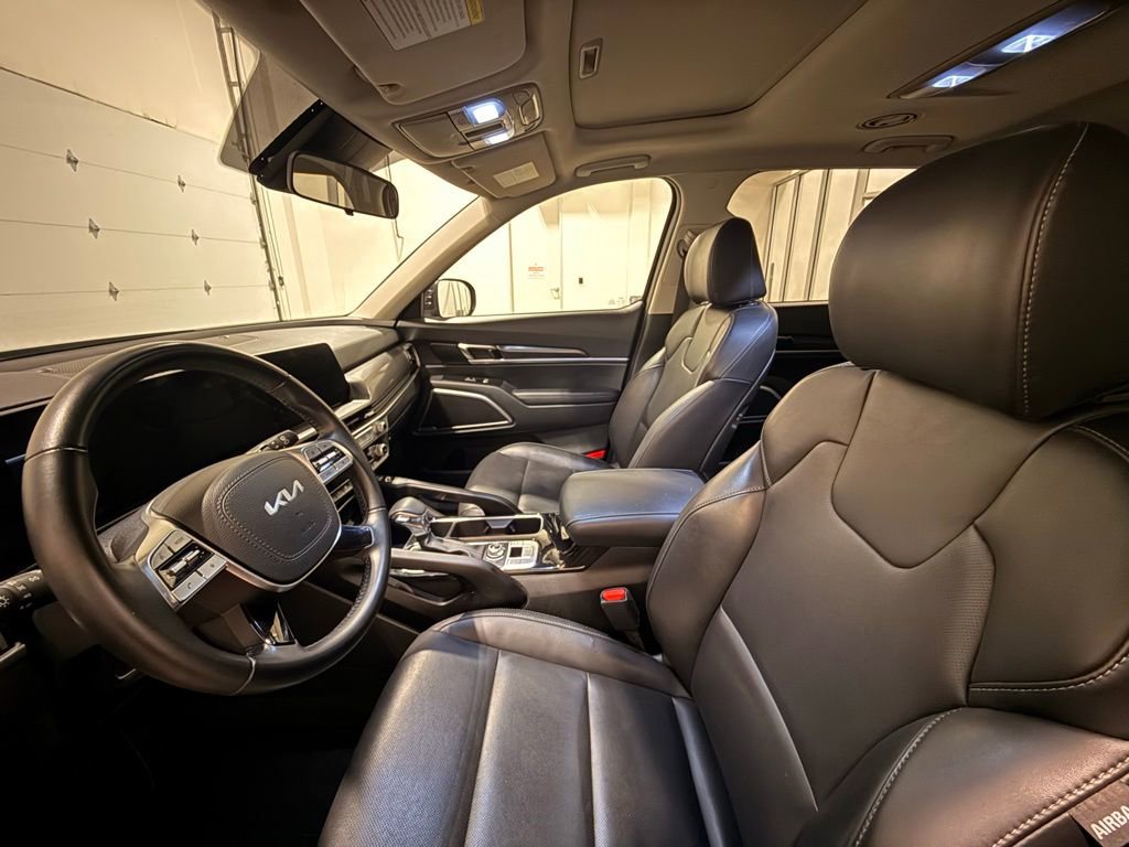 Used 2025 Kia Telluride S AWD/4WD image 16