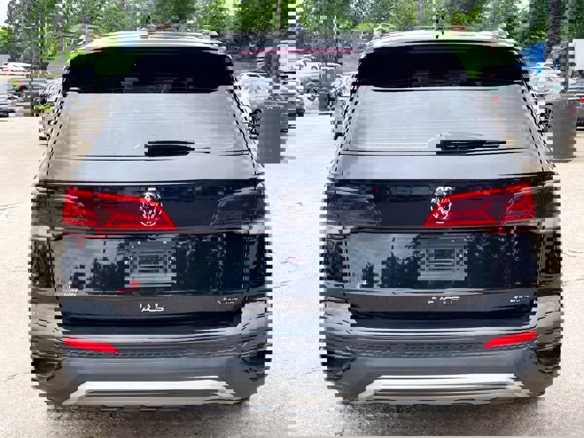 Used 2022 Volkswagen Taos S image 8