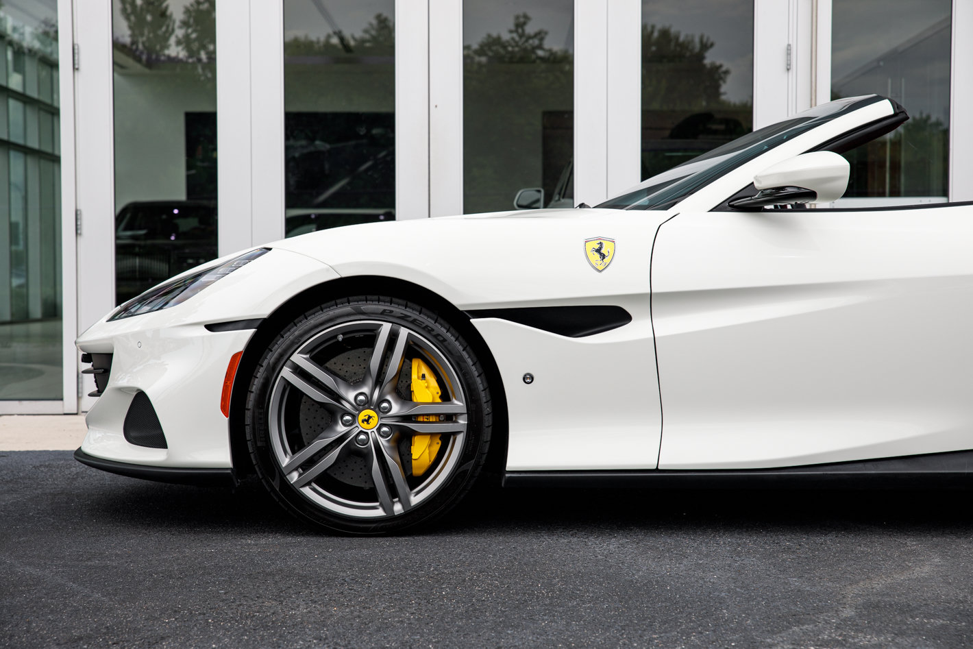 Used 2023 Ferrari Portofino M RWD image 8