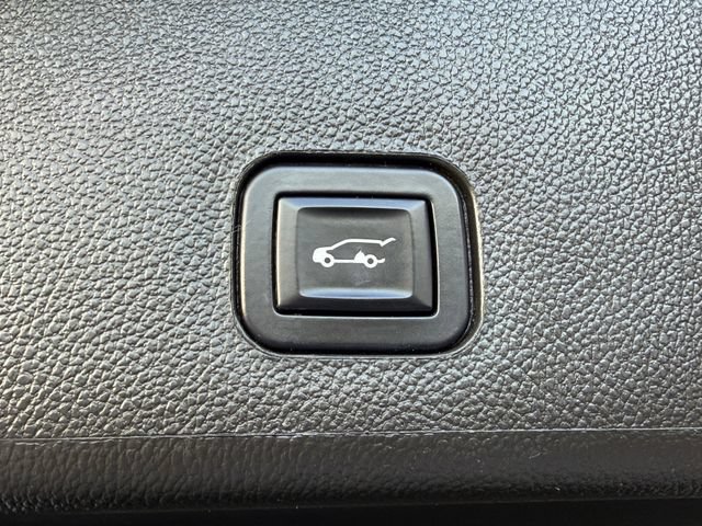 Used 2015 Cadillac SRX Luxury w/ Driver Awareness Package FWD image 32