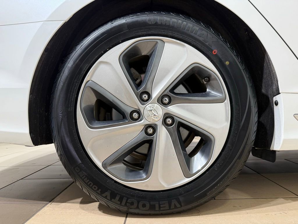 Used 2017 Hyundai Sonata Limited w/ Ultimate Package 02 image 9