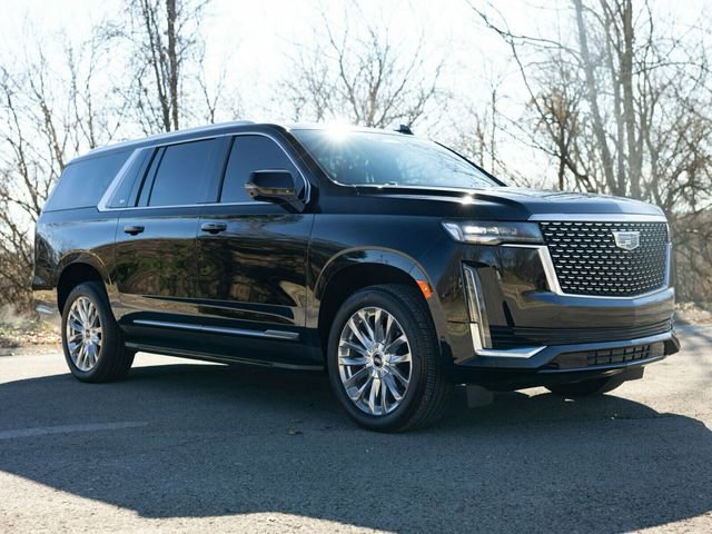 Used 2023 Cadillac Escalade ESV Premium Luxury image 13