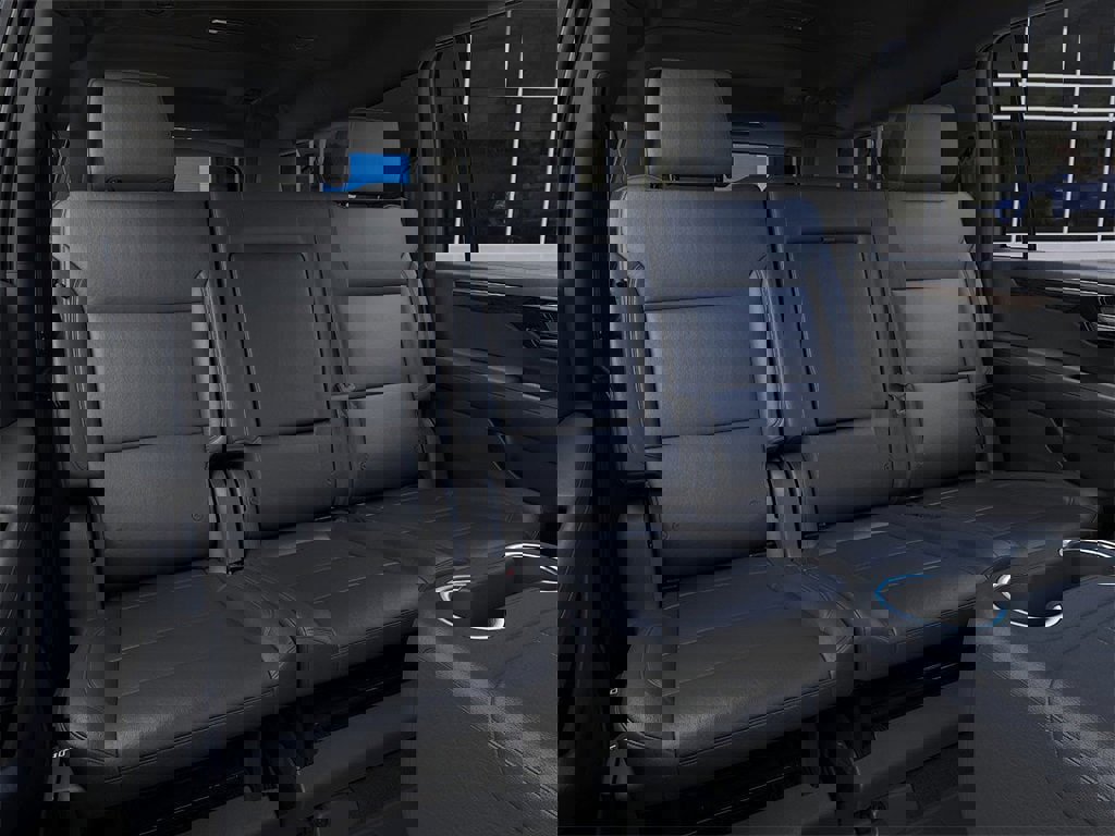 New 2026 Chevrolet Suburban LT image 17