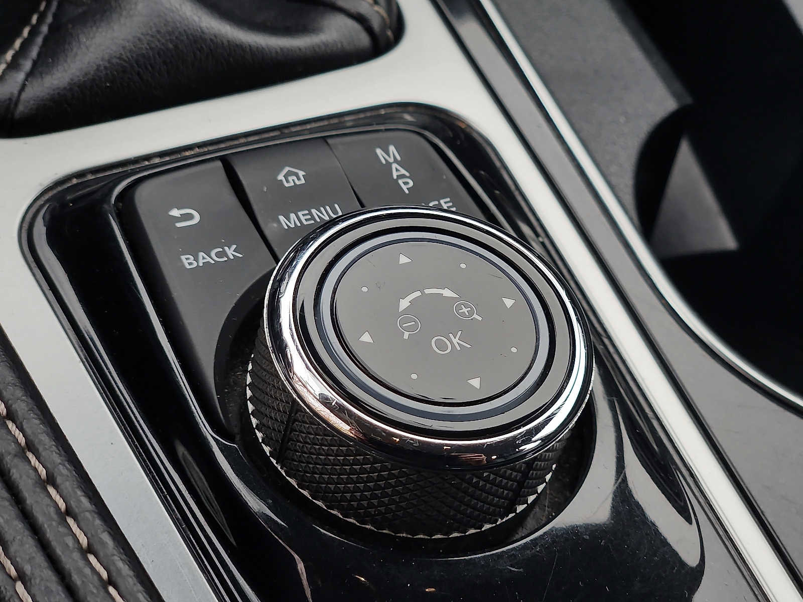 Used 2023 Nissan Maxima SV w/ Floor Mat Group image 25