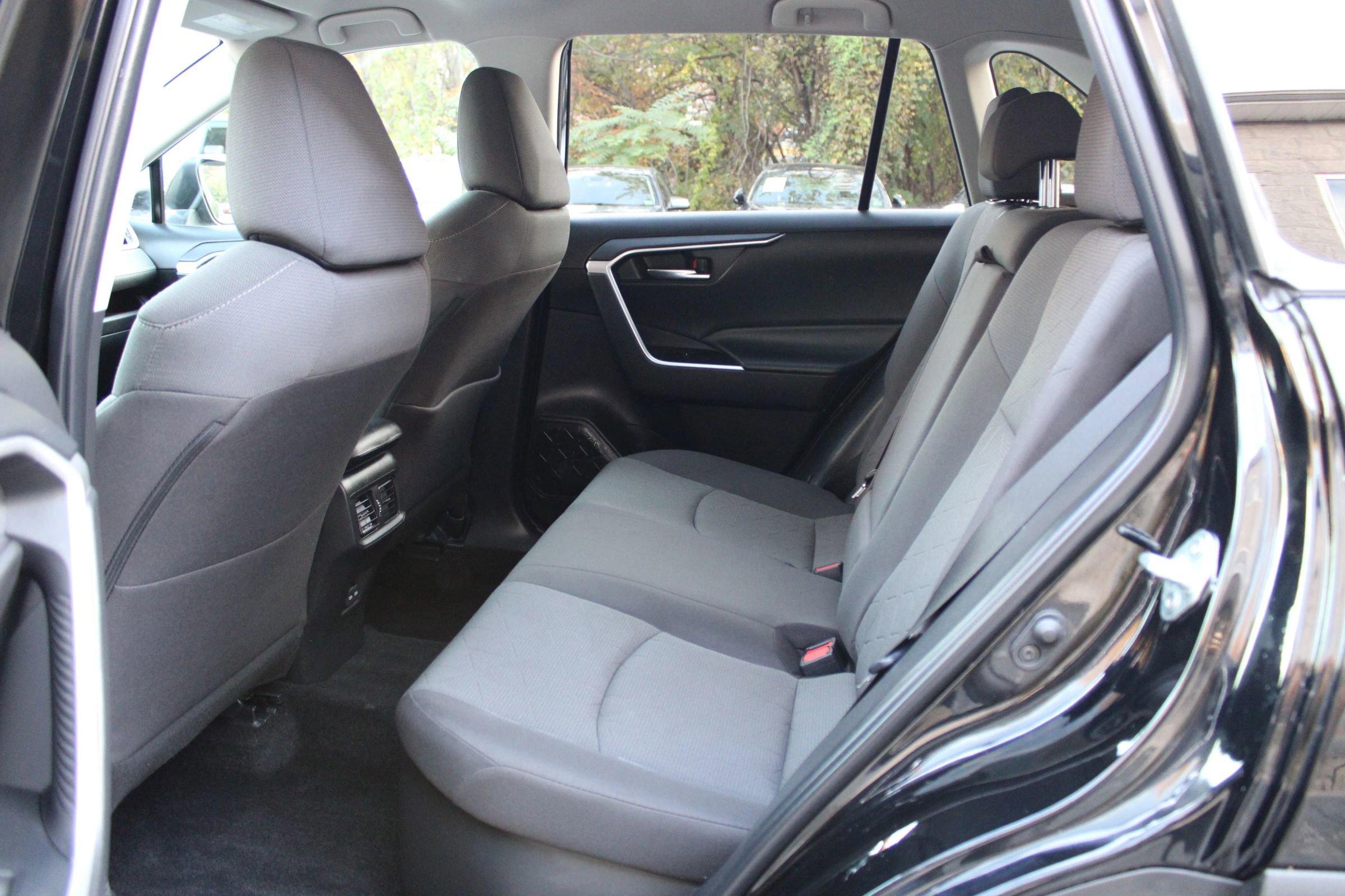 Used 2023 Toyota RAV4 XLE w/ XLE Grade Weather Package AWD/4WD image 20