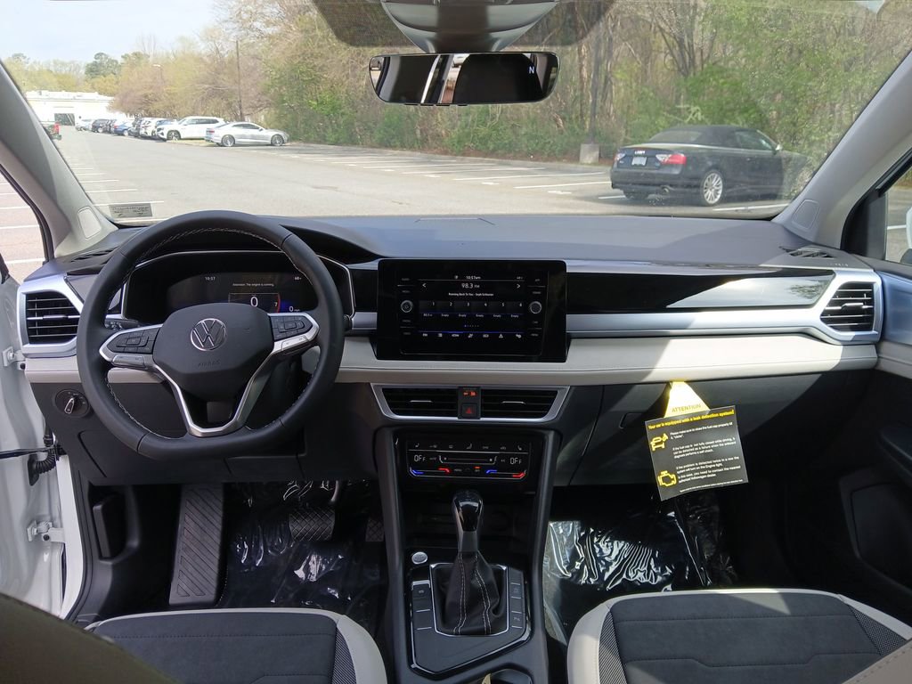 New 2026 Volkswagen Taos SE image 12