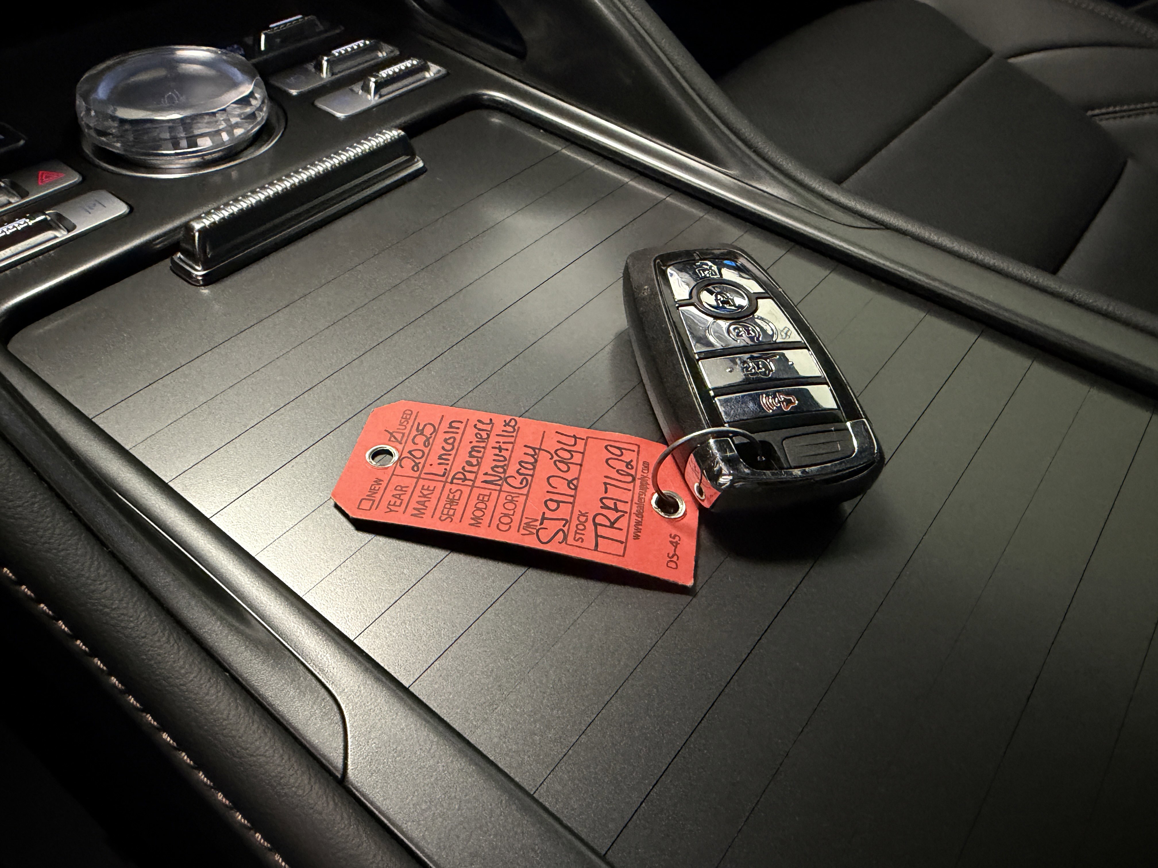 Used 2025 Lincoln Nautilus Premier w/ Equipment Group 102A image 15