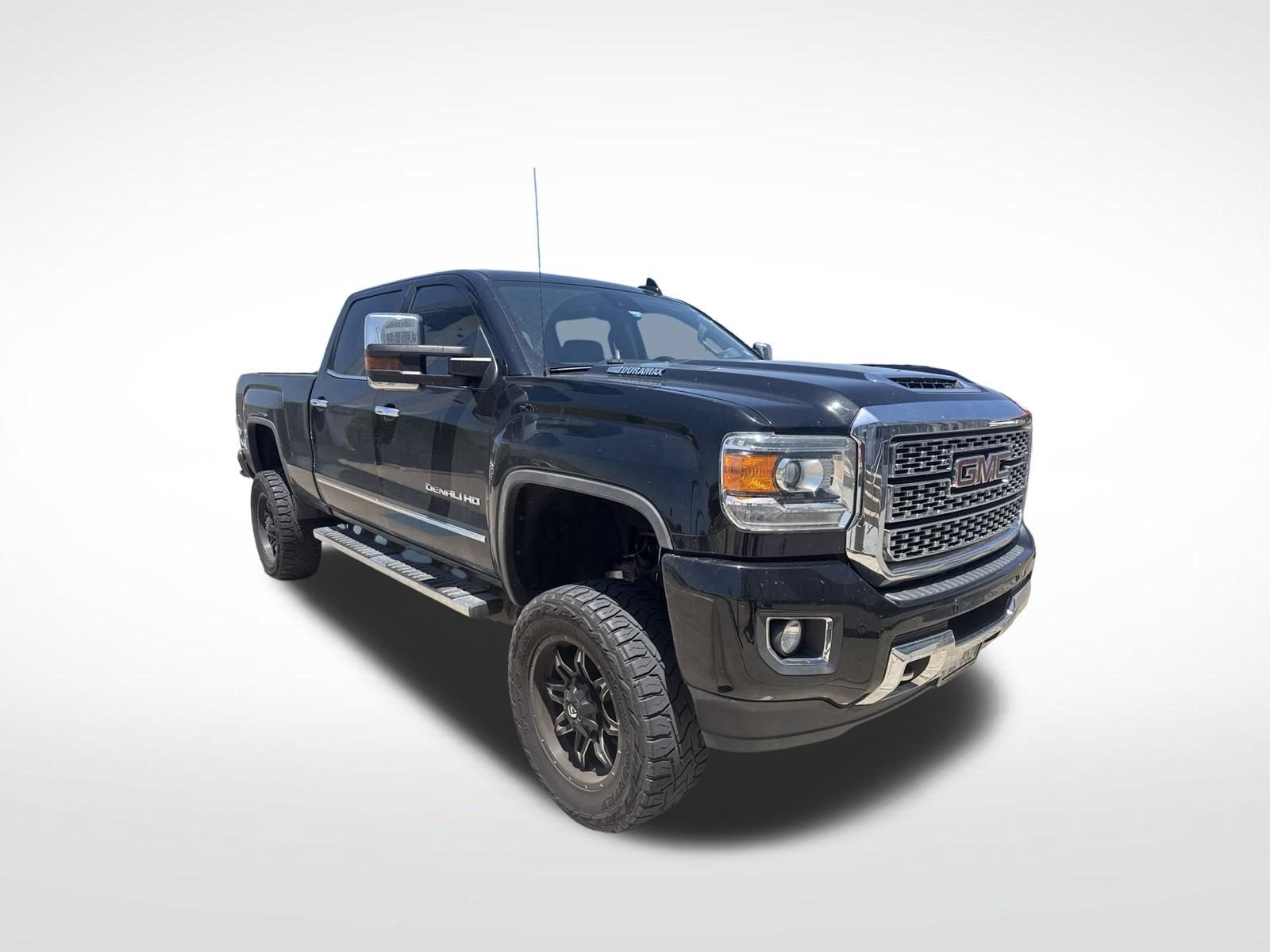 Used 2018 GMC Sierra 2500 Denali w/ Duramax Plus Package AWD/4WD image 3