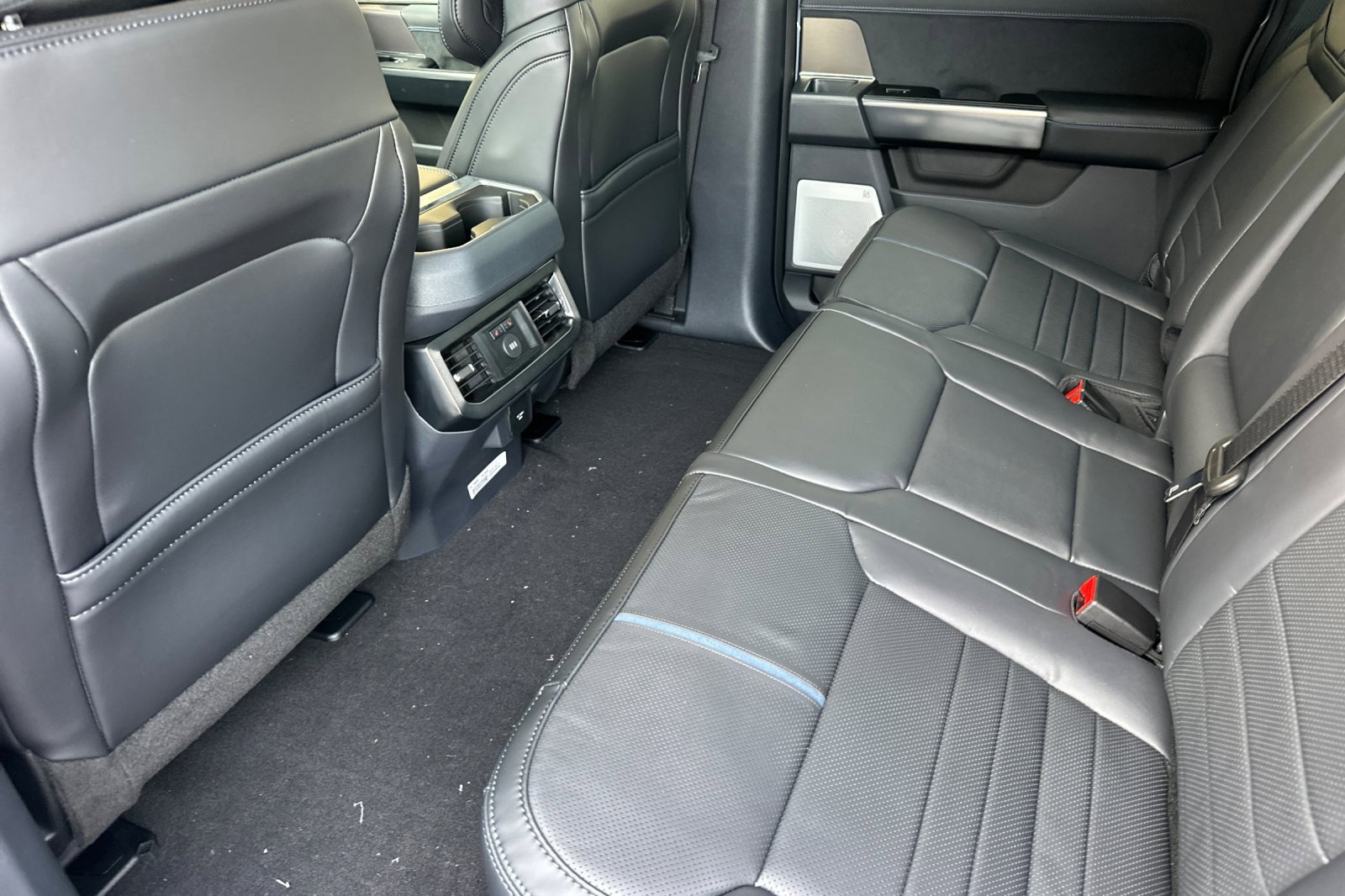 New 2026 Ford F350 Platinum w/ Tremor Off-Road Package image 11