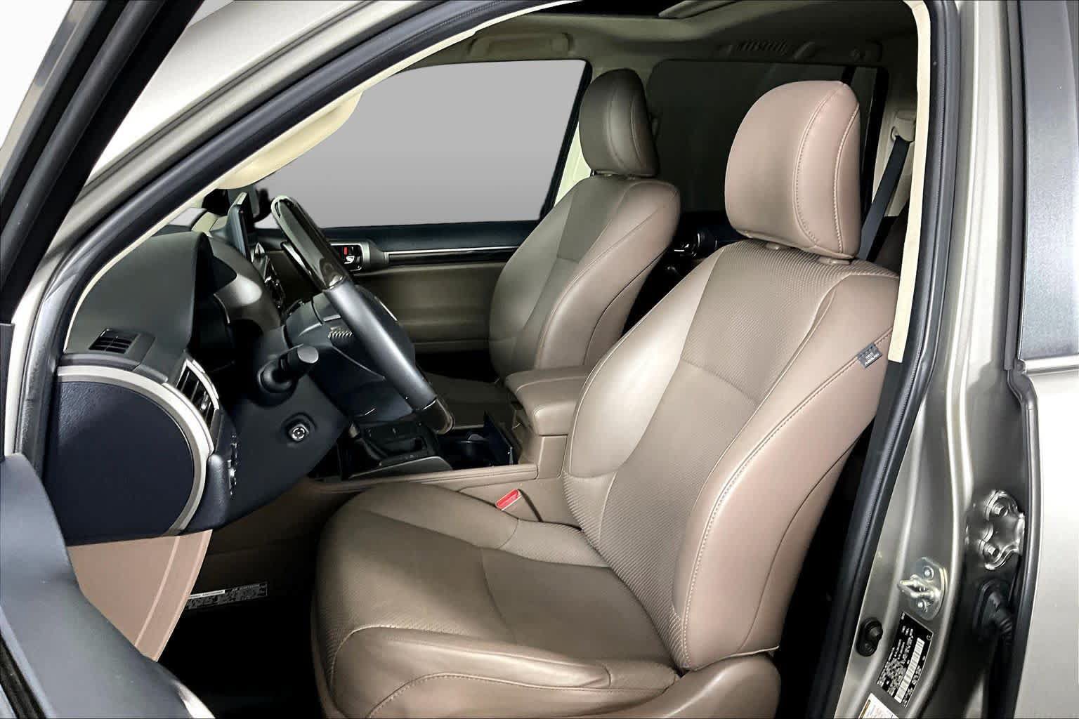 Used 2022 Lexus GX 460 Luxury w/ Accessory Package AWD/4WD image 8