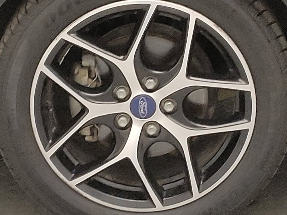 Used 2015 Ford Focus SE w/ SE Sport Package image 31