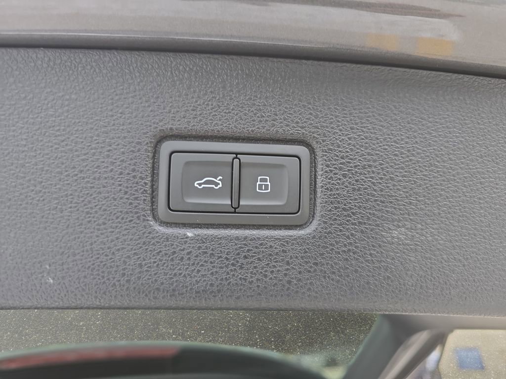 Used 2023 Audi Q7 3.0T Prestige w/ Prestige Package AWD/4WD image 29