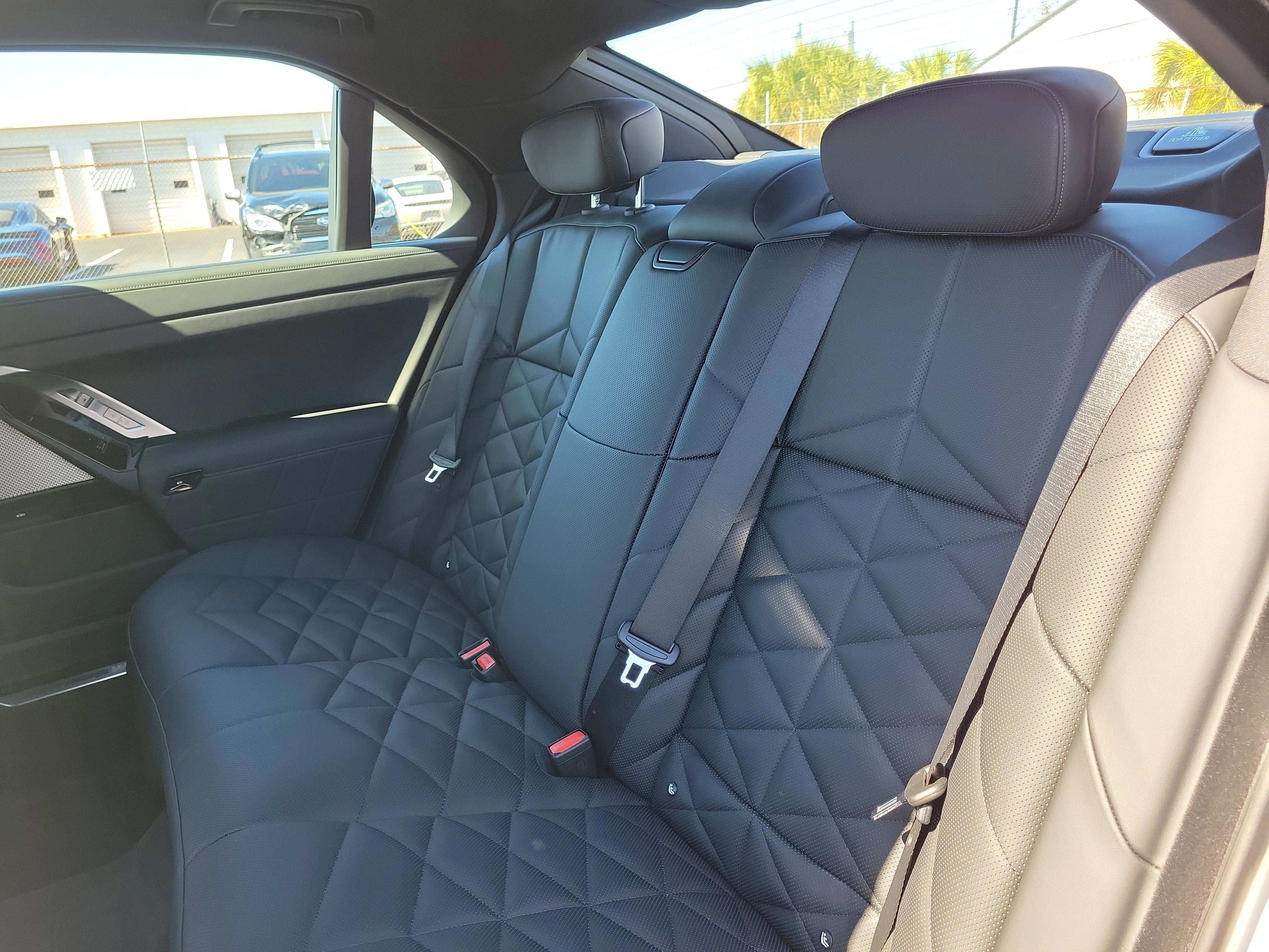 Used 2025 BMW 740i image 10