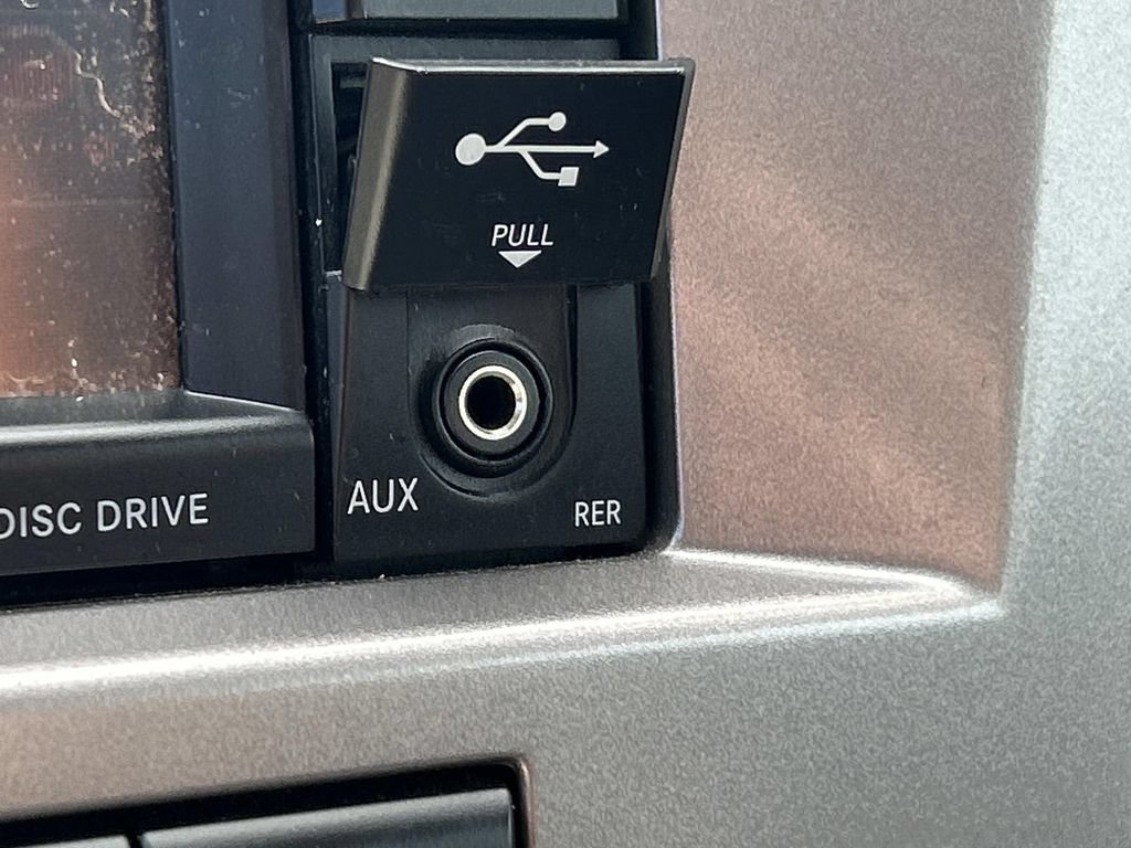Used 2009 Chrysler Sebring Limited FWD image 29
